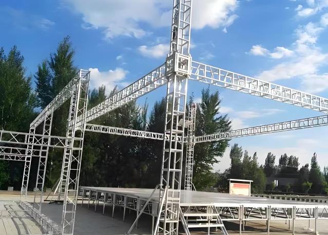 {南昌桁架舞台}离不开那坚实的支撑脚