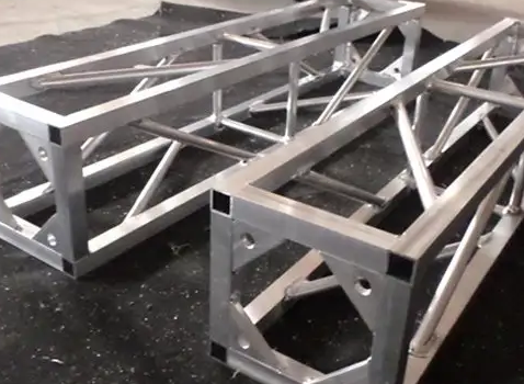 江西南昌桁架舞台：真的需要一座钢铁骨架来定格？